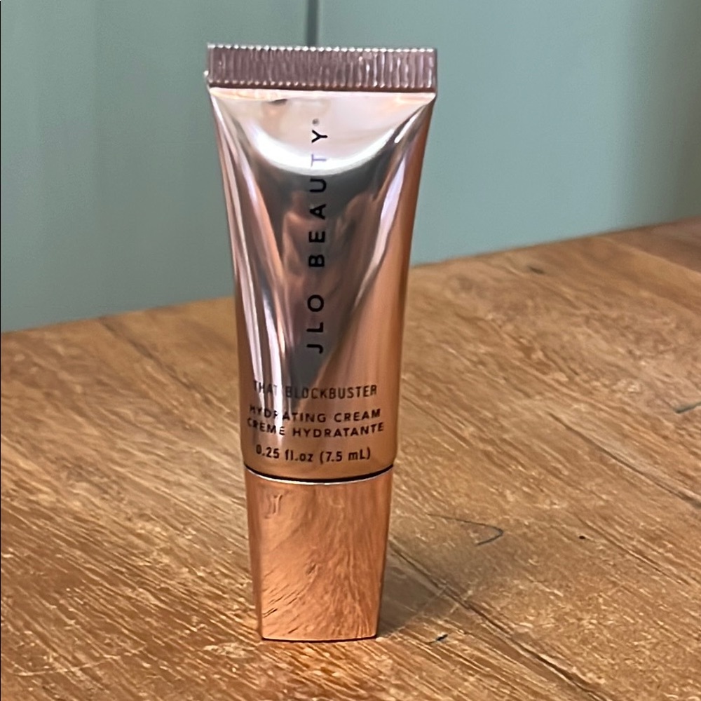 JLo Beauty That Blockbuster Hydrating Cream.